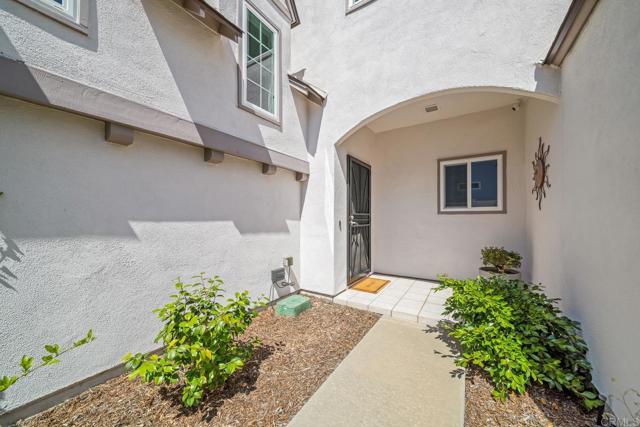 4507 Carnaby Court, Carlsbad CA: https://media.crmls.org/mediaz/926ced16-b476-4457-8979-c39ac1df3820.jpg