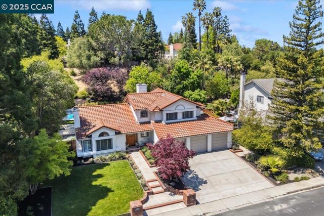 97 Woodranch Cir, Danville CA: https://media.crmls.org/mediaz/926e30c9-df67-4d12-b3a8-782be2bbdb25.jpg
