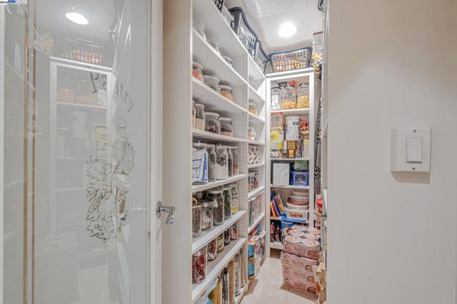 190 Pickering Ave, Fremont CA: https://media.crmls.org/mediaz/926e5a25-43c7-4de7-9acc-62e7d2e1ac8a.jpg