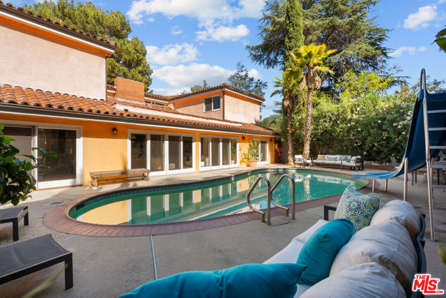 2103 N Hobart Boulevard, Los Angeles CA: https://media.crmls.org/mediaz/926ed7f5-5168-47ae-9428-528ccb01b8bd.jpg