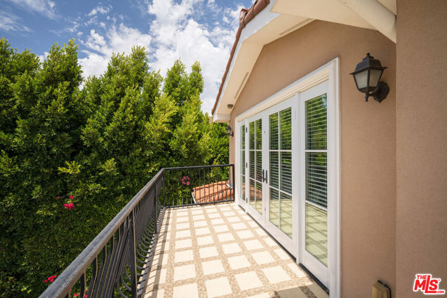 5966 ABERNATHY Drive, Los Angeles CA: https://media.crmls.org/mediaz/926f01cf-ecb7-4fc7-8e45-70ff76ce1a77.jpg