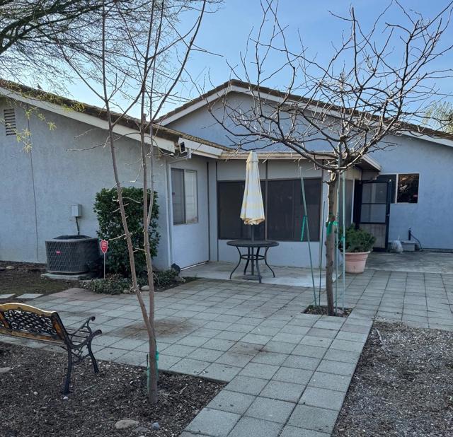 1338 Quail Street, Los Banos CA: https://media.crmls.org/mediaz/926fcc45-2e10-498a-9000-d71f6a26a7b6.jpg