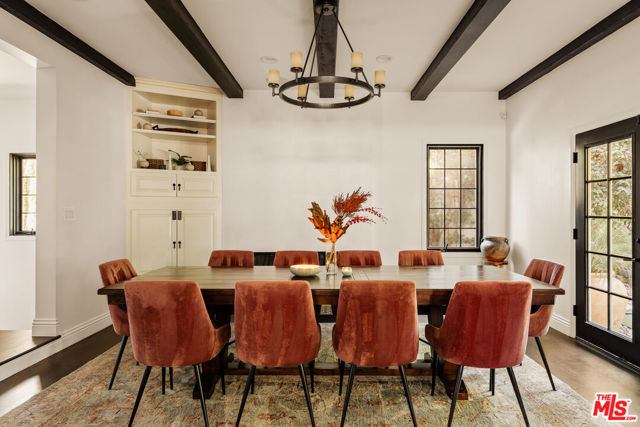 1110 N Beverly Glen Boulevard, Los Angeles CA: https://media.crmls.org/mediaz/927129b3-3950-4a36-9e52-9b1f2ff4f62f.jpg