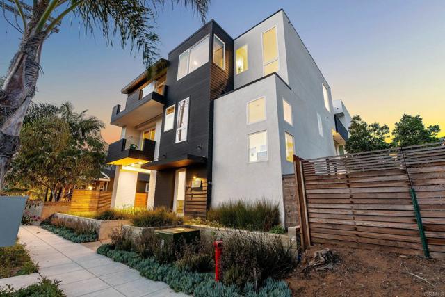 508 N Tremont Street, Oceanside CA: https://media.crmls.org/mediaz/927141ee-a482-4bf0-82eb-d9a40811002d.jpg