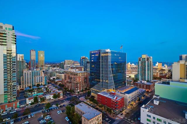 575 6th Avenue, San Diego CA: https://media.crmls.org/mediaz/9271a2e8-c1c4-4c1b-b887-61eed8455a58.jpg