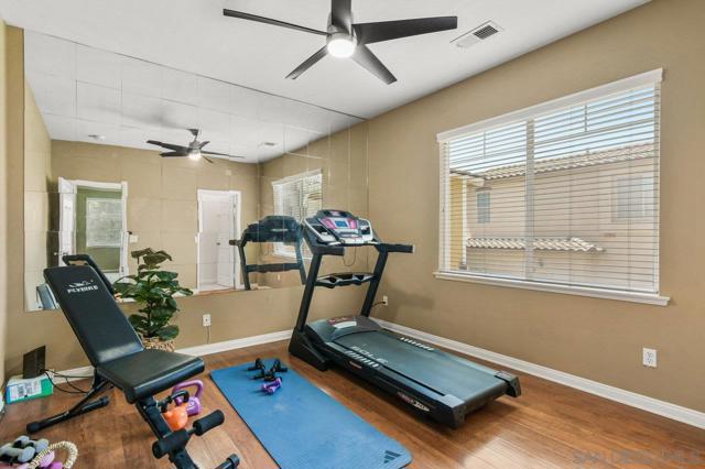 2423 Wishing Star Way, Chula Vista CA: https://media.crmls.org/mediaz/9271b3e6-68af-47c7-9429-e259c2976460.jpg