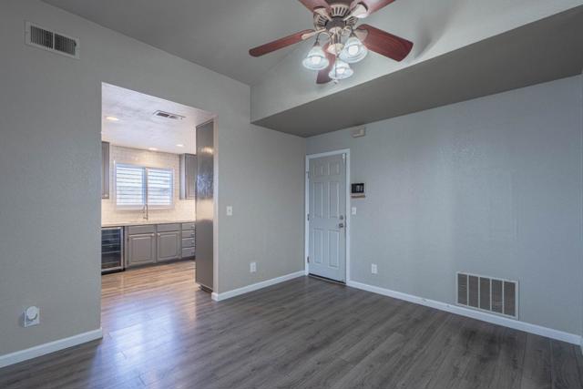 890 Sloat Drive, Salinas CA: https://media.crmls.org/mediaz/9272341b-b655-4ee6-81d4-29215d1fb461.jpg