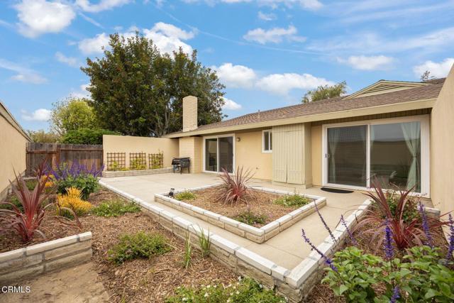 2247 Camilar Drive, Camarillo CA: https://media.crmls.org/mediaz/92725a33-c640-4ea2-b3f9-8cd2ee042c7a.jpg