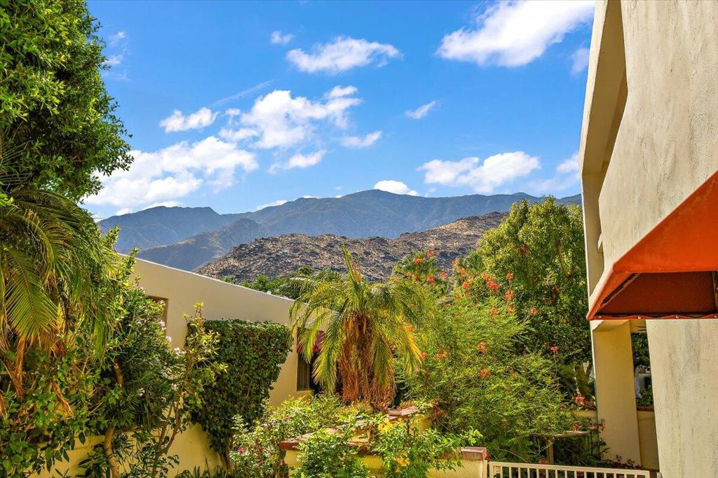 255 E Avenida Granada #412