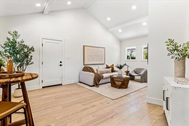 15640 Gardenia Way, Los Gatos CA: https://media.crmls.org/mediaz/9272ca2a-f6f2-49af-8007-aa6624cb2eec.jpg