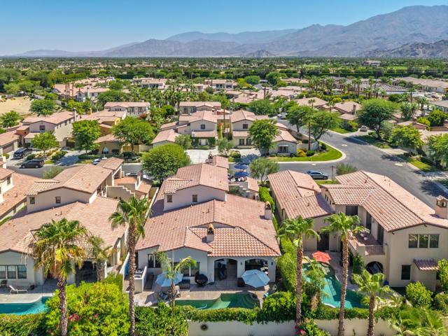 80680 Via Tranquila, La Quinta CA: https://media.crmls.org/mediaz/9272cdac-271d-4a75-94fb-243de77869b2.jpg