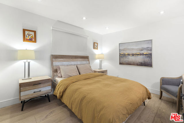 21715 Rambla Vista, Malibu CA: https://media.crmls.org/mediaz/92739707-a6e1-4e26-872b-f10b06ee8408.jpg