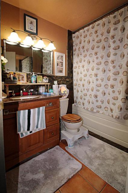 657 2nd Avenue, Redwood City CA: https://media.crmls.org/mediaz/92742312-de5d-4e97-8de4-66251e11aceb.jpg