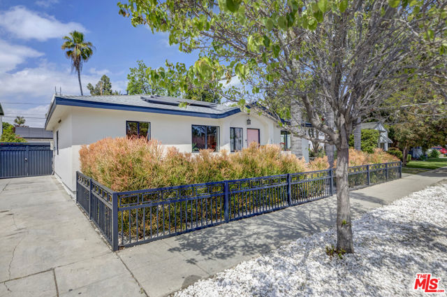 11465 Cumpston Street photo 3