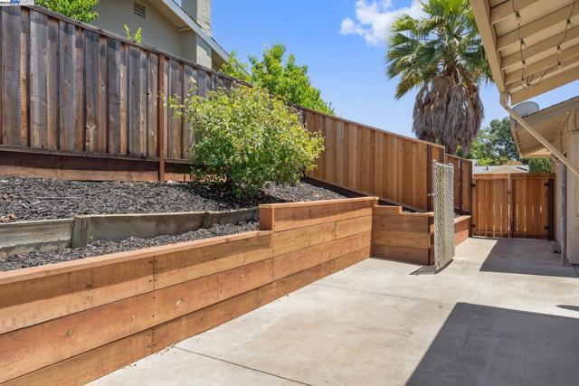 2682 Pickfair Ln, Livermore CA: https://media.crmls.org/mediaz/9274c0a3-c059-405f-b1e7-788ec18a0326.jpg
