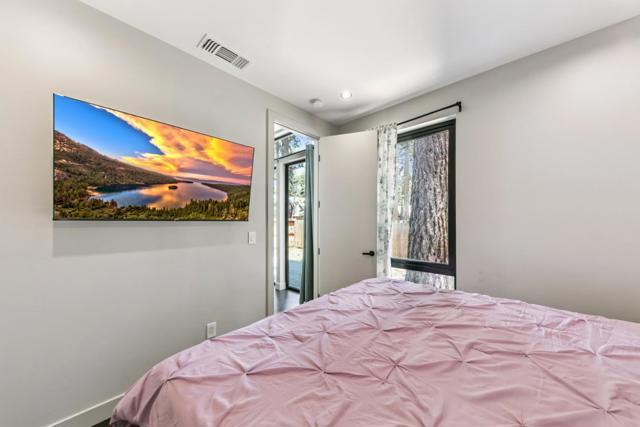 1169 Stockton Avenue, South Lake Tahoe CA: https://media.crmls.org/mediaz/92755a06-f038-4325-8851-b976e8267a3a.jpg