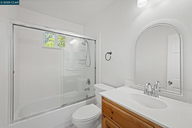 3505 Euclid Ave, Concord CA: https://media.crmls.org/mediaz/92757f1c-3ae2-4c47-b3e2-917bbeed8b98.jpg