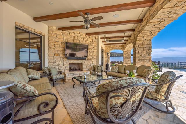 28 Grande View Court, Rancho Mirage CA: https://media.crmls.org/mediaz/9275a1fb-af96-476d-bb58-a2c88cb149fa.jpg