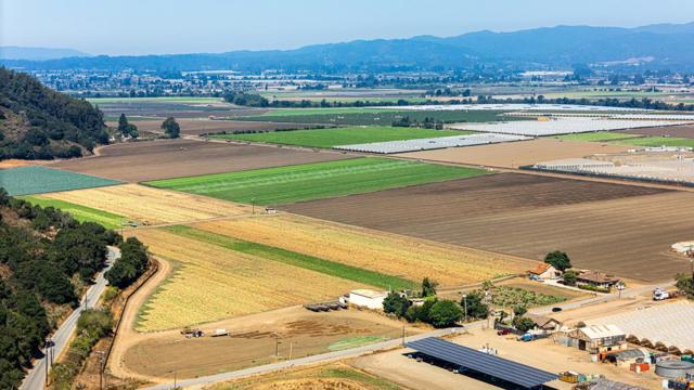 120 San Miguel Canyon Road, Salinas CA: https://media.crmls.org/mediaz/9275e5fb-da16-42e5-ae2d-e9c1acca1b7f.jpg