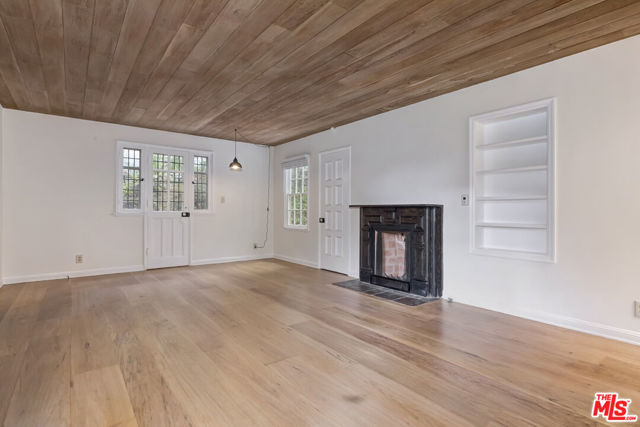 Drew Fenton | 271 Beloit Avenue Los Angeles CA | MLS: 7455926