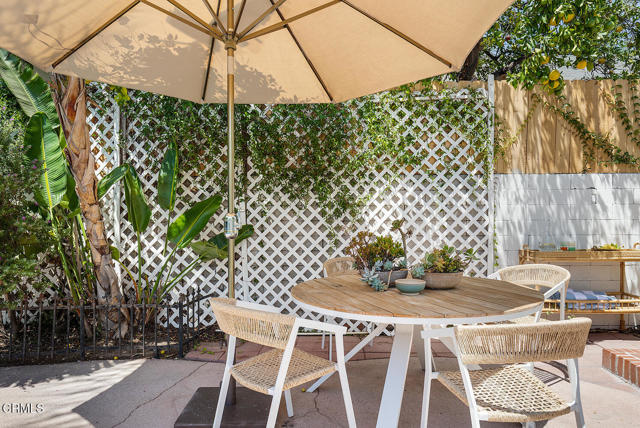 1159 N Chester Avenue, Pasadena CA: https://media.crmls.org/mediaz/927655bc-5699-4fd9-99da-79728e1b0b1d.jpg