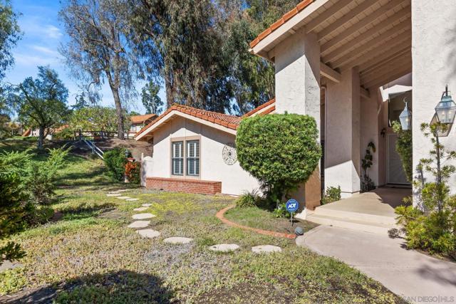 462 Avenida Adobe, Escondido CA: https://media.crmls.org/mediaz/927673f3-f996-4822-9860-12e127e647d9.jpg