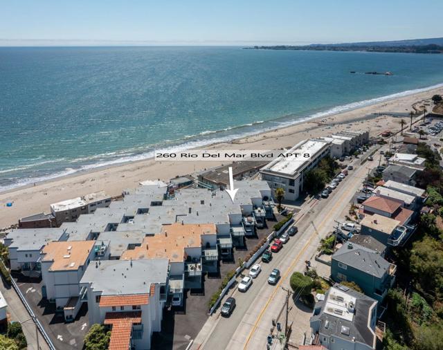 260 Rio Del Mar Boulevard, Aptos CA: https://media.crmls.org/mediaz/9276780d-721a-4852-ba76-8d59c122fa0f.jpg