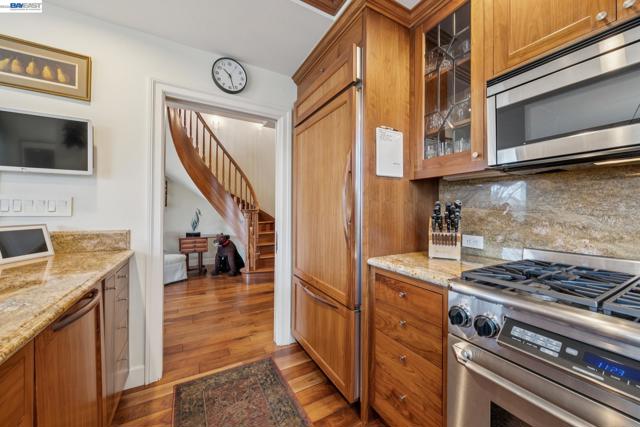 Image 13 of 44 For 9 Regulus Court