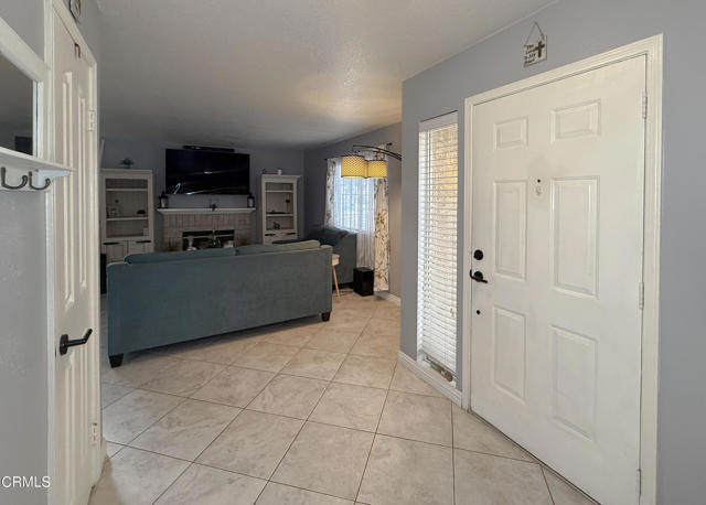 Detail Gallery Image 4 of 23 For 411 E Bard Rd, Oxnard,  CA 93033 - 3 Beds | 2/1 Baths