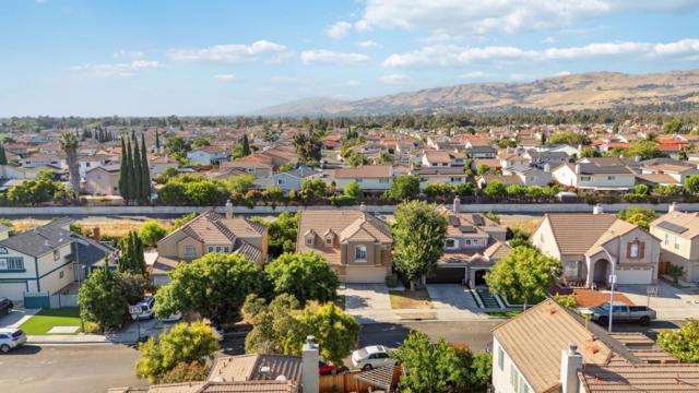2555 Britt Way, San Jose CA: https://media.crmls.org/mediaz/92783203-4108-46b4-8d45-25c55c2e984d.jpg