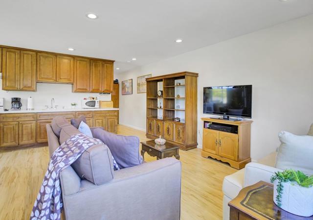 726 S Henry Avenue, San Jose CA: https://media.crmls.org/mediaz/92785ab0-05b5-4066-aa2d-18ec33c45b30.jpg