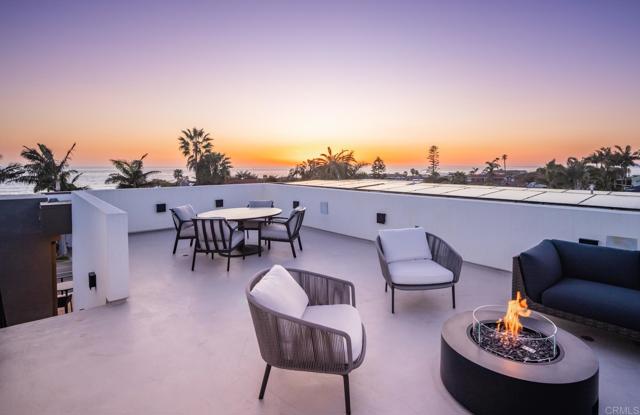 5170 Carlsbad Boulevard, Carlsbad CA: https://media.crmls.org/mediaz/927954e2-85eb-4581-9c71-dfc09bb100f3.jpg