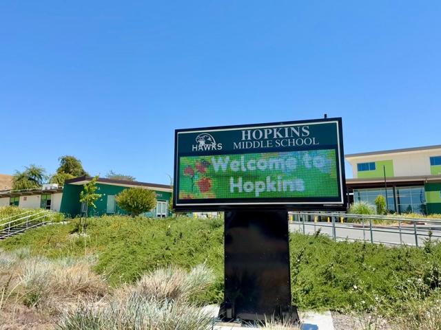 40204 Hacienda Court, Fremont CA: https://media.crmls.org/mediaz/92799499-8924-40f7-994f-2a24583efbf8.jpg
