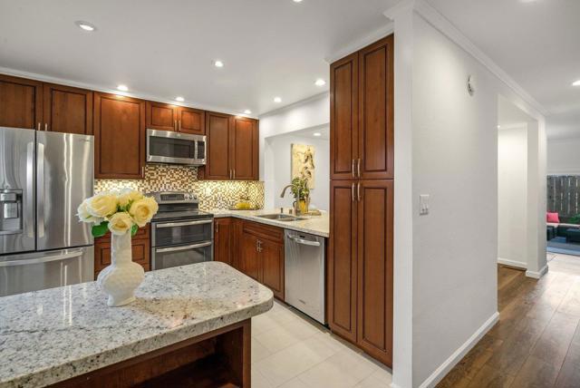 272 State Street, San Mateo CA: https://media.crmls.org/mediaz/9279e7ea-59c4-40f5-8ab9-f5db644ac2de.jpg