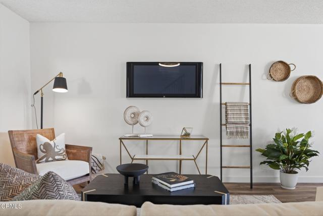 1628 Tapir Circle, Ventura CA: https://media.crmls.org/mediaz/927a3192-e8c8-4467-b52c-a4525aed5f58.jpg