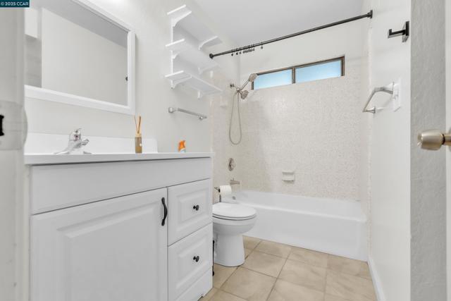 116 Falmouth Ct, Aptos CA: https://media.crmls.org/mediaz/927bbf02-3463-45b2-9140-32483ce445a1.jpg