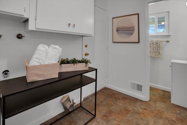 18654 Aspesi Drive, Saratoga CA: https://media.crmls.org/mediaz/927bf7c3-ad16-4087-9090-5c92794209e3.jpg