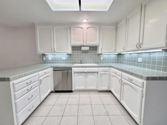 808 Duffin Drive, Hollister CA: https://media.crmls.org/mediaz/927c096a-a4d2-475d-b94b-c8e438cc1fd0.jpg