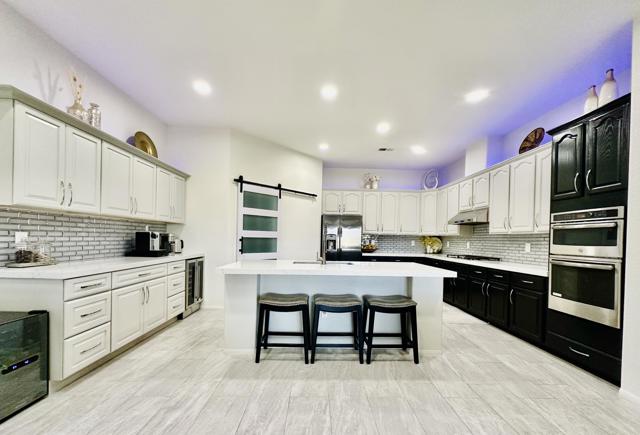 44580 S Heritage Palms Drive, Indio CA: https://media.crmls.org/mediaz/927c699d-fb72-41c7-8074-78812a4cc74d.jpg