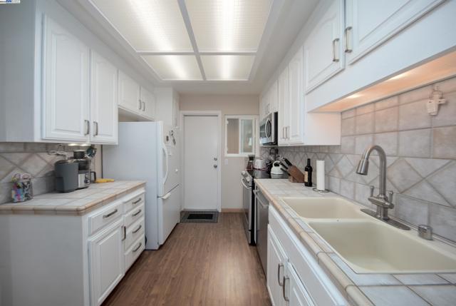 2617 Star Tree Ct., Martinez CA: https://media.crmls.org/mediaz/927c6db5-9341-4407-bd96-4be6ef6e45f2.jpg