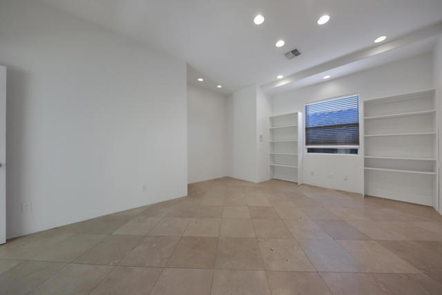 Image 16 of 37 For 51220 Avenida Carranza