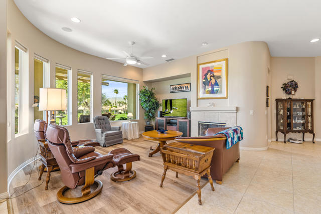 80610 Prestwick Place, Indio CA: https://media.crmls.org/mediaz/927d093a-98d0-4a3c-a892-cf368cdf3a13.jpg