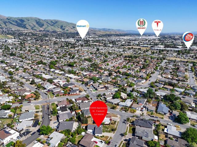 42948 Applewood Street, Fremont CA: https://media.crmls.org/mediaz/927d31f6-0682-498c-bc8e-b7334723ba46.jpg