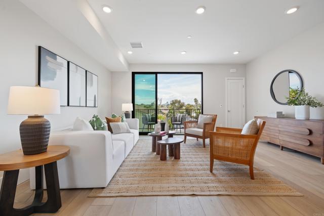 Detail Gallery Image 11 of 32 For 324 Chinquapin Ave, Carlsbad,  CA 92008 - 2 Beds | 2/1 Baths