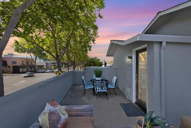 2649 San Pablo Ave, Berkeley CA: https://media.crmls.org/mediaz/927e0980-b1ba-4fff-8514-fce308f2f6f0.jpg