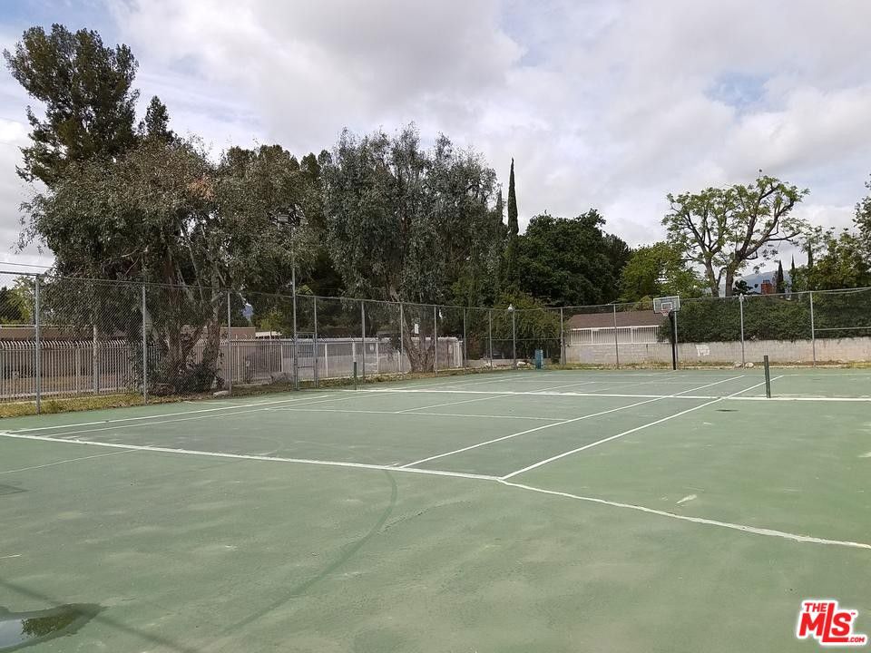 https://media.crmls.org/mediaz/927e4c4b-4df3-4fcc-8c77-19573fefa1d8.jpg?preset=X-Large