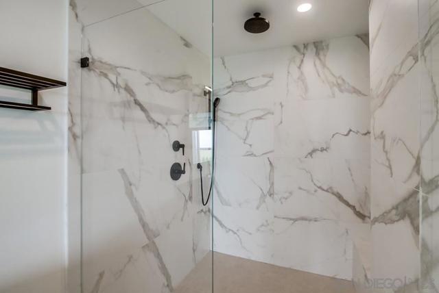 14066 Crest Way, Del Mar CA: https://media.crmls.org/mediaz/927e6fe8-f43d-4a84-8d74-0185b752b3e2.jpg