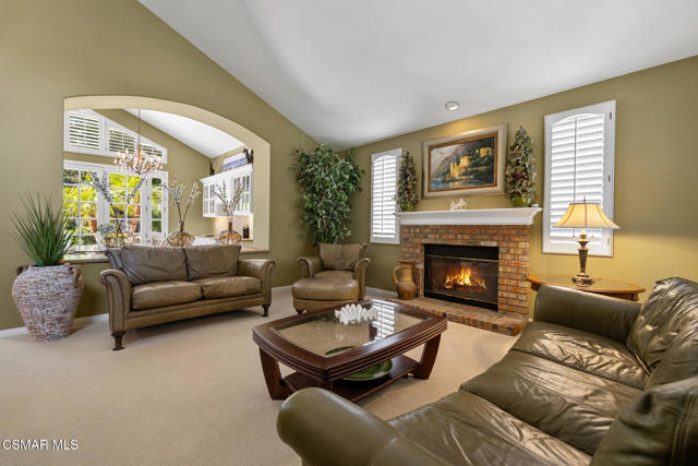 24587 Lola Lane, Newhall CA: https://media.crmls.org/mediaz/927e8625-7c1c-4d07-b396-000b313cf89c.jpg