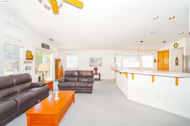 5402 Navajo Ct, Antioch CA: https://media.crmls.org/mediaz/927f9277-2d54-4027-98d5-4dc9b4f12247.jpg