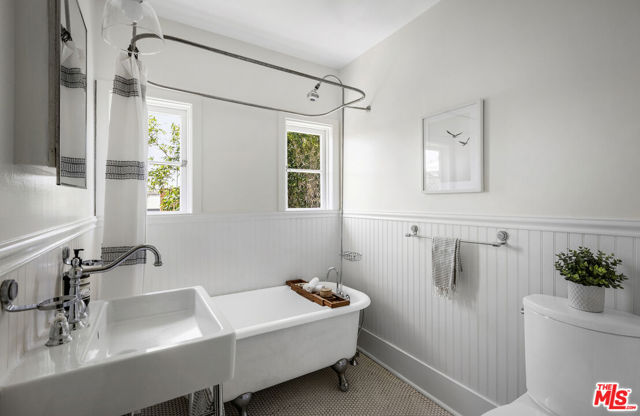 5928 Meridian Street, Los Angeles CA: https://media.crmls.org/mediaz/927f974c-92e9-4e24-8963-c1670b8f2e4d.jpg